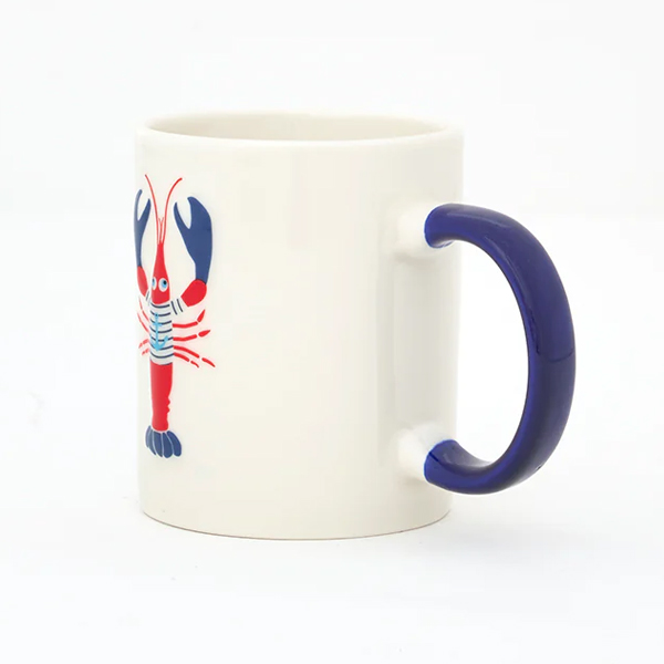 Mug blanc avec un homard peint aux couleurs vives